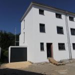 Haus mit Garage von Südosten