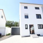 Glückliche Hausbesitzer